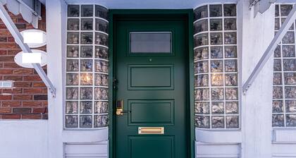 5tudio@Jolicoeur Bright Basement- Only 15 Minutes to Montreal via Jolicoeur Stn