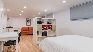 1 bedroom, desk, free WiFi, bed sheets