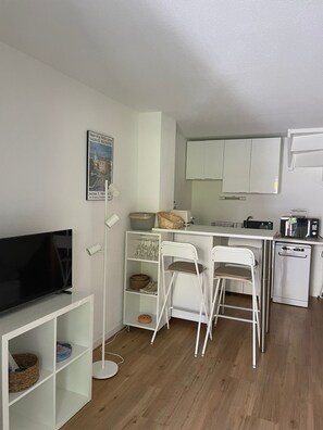 Microwave, stovetop, dishwasher - Town house with terrace (Sainte-Maxime)
