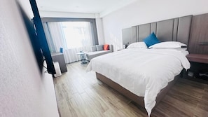 Bureau, fer et planche à repasser, Wi-Fi gratuit