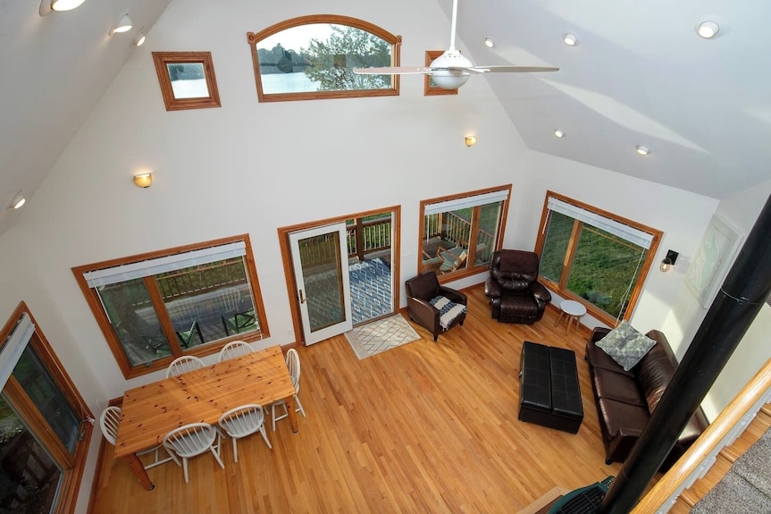Lakefront | 2 Saunas, Firepit, Kayaks, Dock & Boat - Michigan