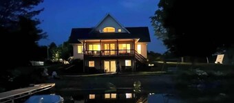 Lakefront | 2 Saunas, Firepit, Kayaks, Dock & Boat
