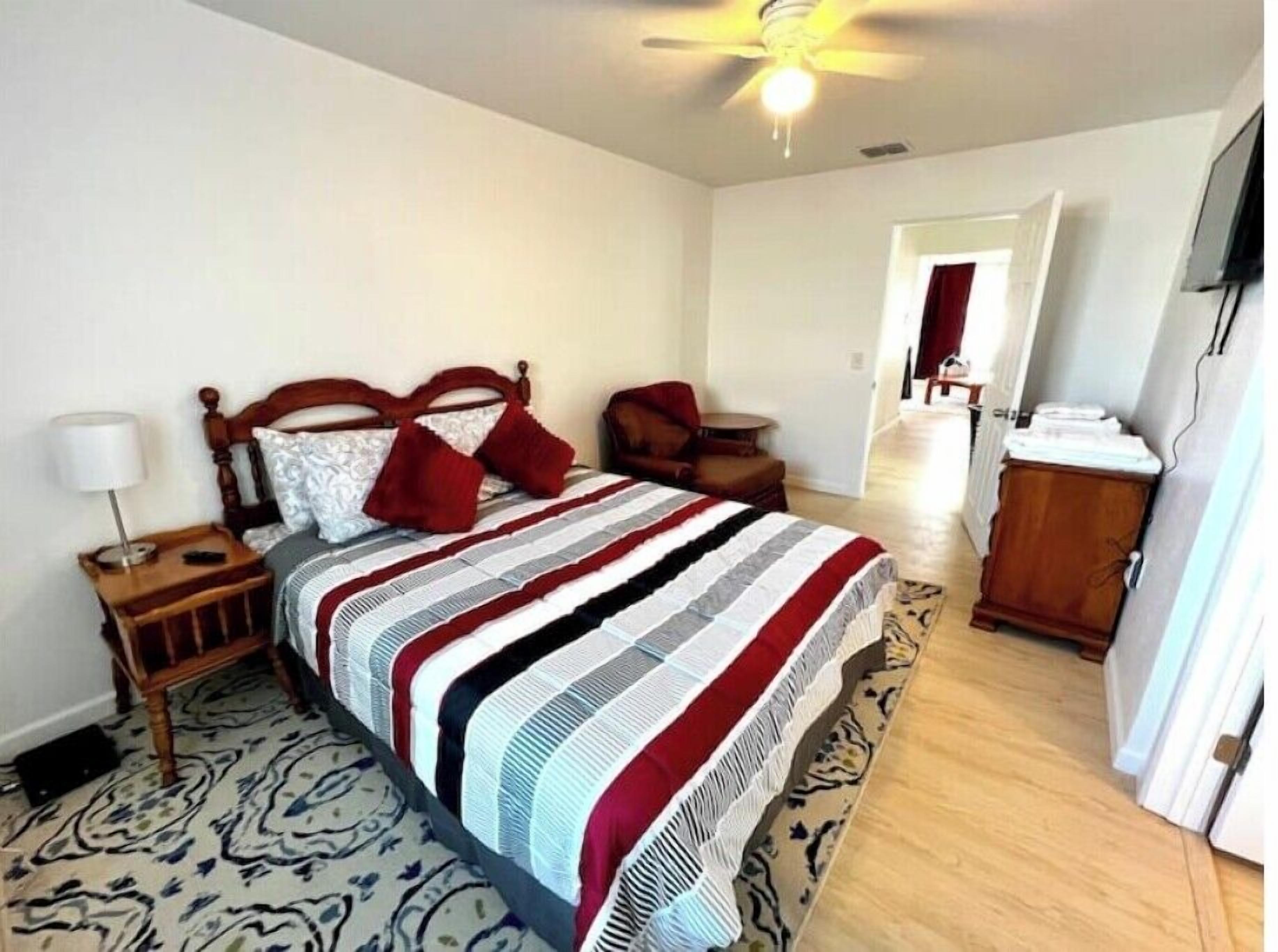 4 habitaciones, wifi y ropa de cama 