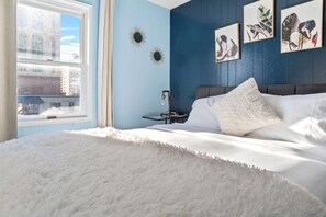 8 bedrooms, iron/ironing board, WiFi, bed sheets