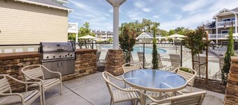 Windsor | Wine Country | Pool & Vineyards | 2BR Twin
