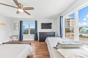 5 Schlafzimmer, Schreibtisch, Bügeleisen/Bügelbrett, Reisekinderbett