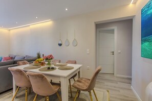Dining - Christiano 3 bedroom apartment (Kassiopi)