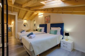 3 bedrooms, WiFi, bed sheets - Christiano 3 bedroom apartment (Kassiopi)