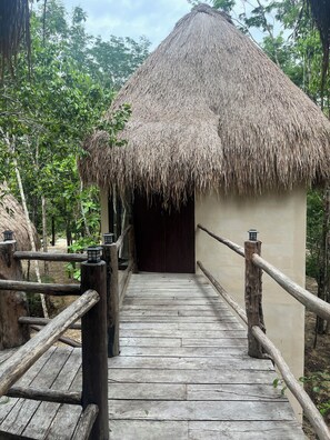 Exterior - Sak lool (Francisco Uh May)