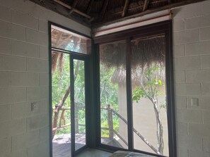 Comfort Room - Sak lool (Francisco Uh May)