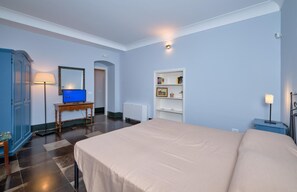 4 dormitorios, tabla de planchar con plancha, wifi gratis y ropa de cama