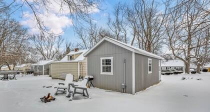 Madison's Lakeside Tiny Home Dream Getaway!