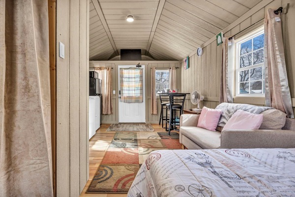 1 habitación, tabla de planchar con plancha, wifi gratis y ropa de cama