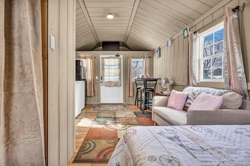 Madison's Lakeside Tiny Home Dream Getaway!