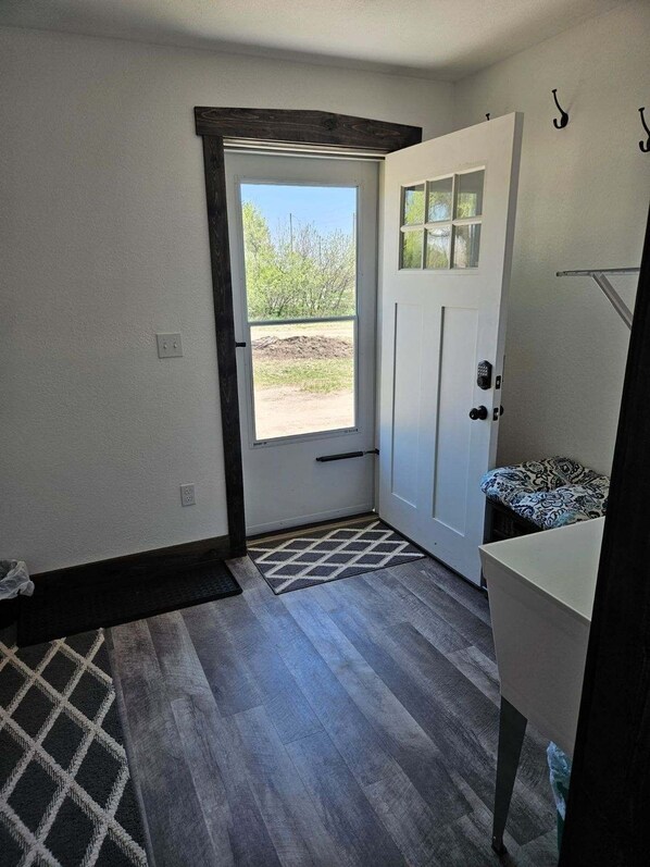 Interior - Charming 3-bedroom house in wonderful town of Oshkosh, family and pet friendly! (Oshkosh)