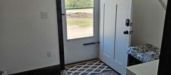 Charming 3-bedroom house in wonderful town of Oshkosh, family and pet friendly!