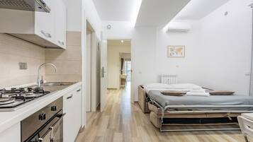 2 soverom, strykejern/-brett, reiseseng for barn og wi-fi