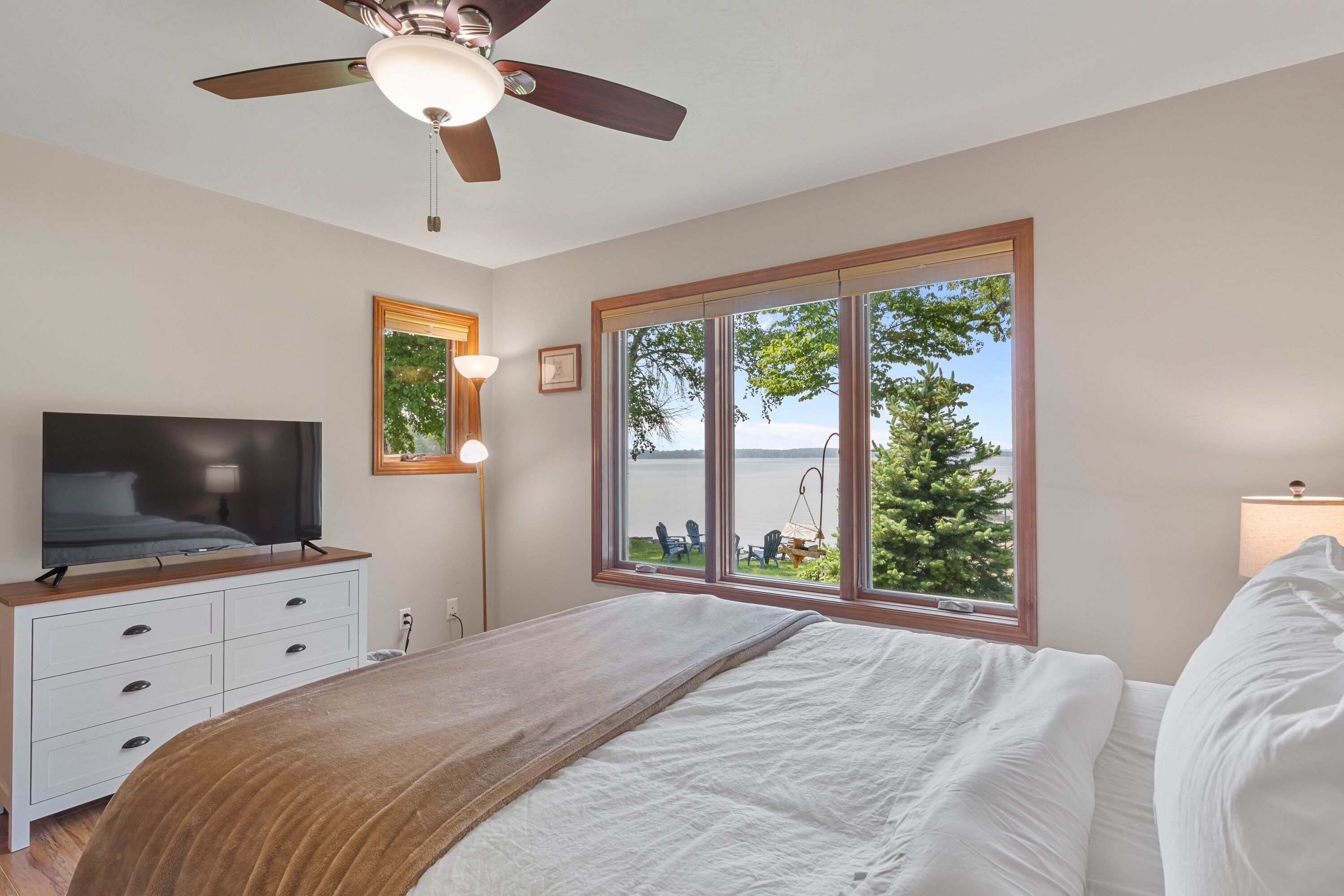 3 chambres, fer et planche à repasser, Wi-Fi gratuit, draps fournis