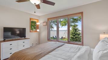 3 chambres, fer et planche à repasser, Wi-Fi gratuit, draps fournis