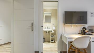 Doccia, asciugacapelli, bidet, asciugamani