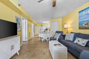 Smart TV - Oceanfront|Heated Pools + Hot Tub| King| Cable|W/D (Orange Beach)
