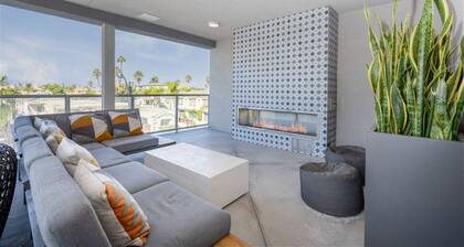 North Park Penthouse~King Beds~Workspaces~Parking~Near Zoo, Balboa Park!