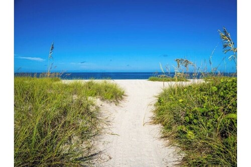 Sand & Sea Oasis: Condo with Private Beach Access