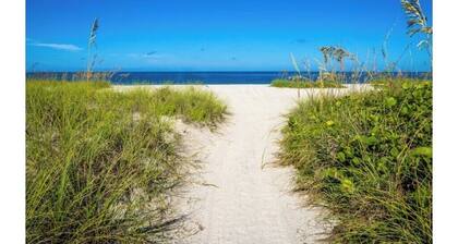 Sand & Sea Oasis: Condo with Private Beach Access