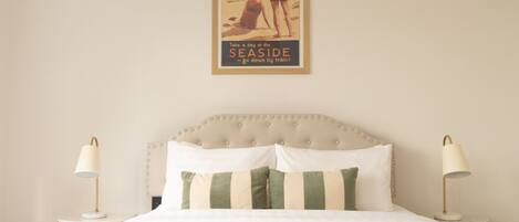 2 عدّة غرف نوم ومكواة/لوح كي وواي فاي مجانًا وملاءات أسرّة