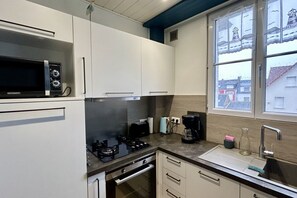 Microwave, oven, dishwasher, coffee/tea maker - La croisière, apartment with terrace overlooking the Baie de Somme (Le Crotoy)