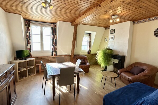 TV, stereo - Le Phare, authentic apartment for 4 people (Le Crotoy)