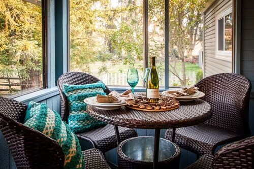 Sunny Spacious Wine Country Retreat 2BD 2BA