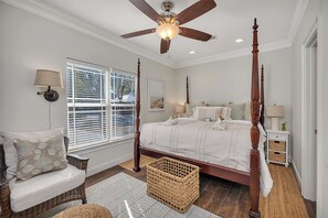 2 bedrooms, iron/ironing board, WiFi, bed sheets - Charming Coastal Cottage on St. Simons Island (St. Simons Island)