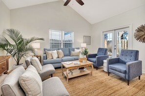 Smart TV - Charming Coastal Cottage on St. Simons Island (St. Simons Island)