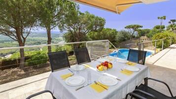 House, 4 Bedrooms, Terrace | Terrace/patio