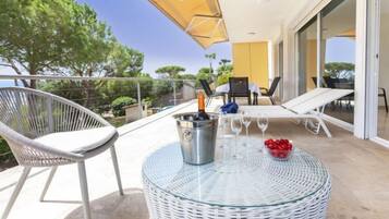 House, 4 Bedrooms, Terrace | Balcony