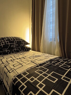 Economy Studio, Pool View | Blackout drapes, iron/ironing board, free WiFi - Cozy Stays (Dasmarinas)