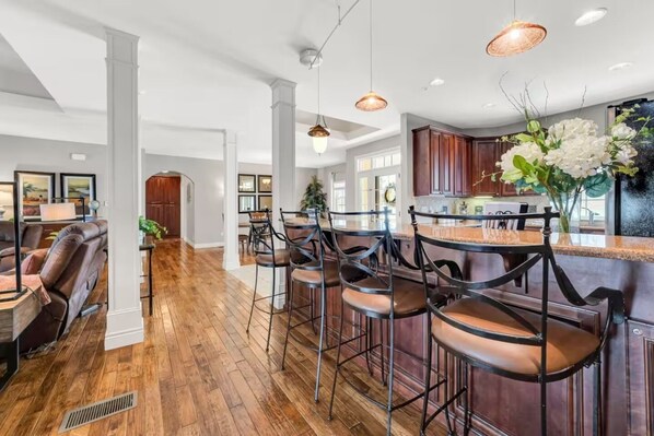 Interior - Bond Over Breakfast, Not Bathroom Lines – 4BD Suites–One-Level–Great Location! (Branson)