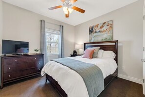 4 bedrooms, iron/ironing board, WiFi, bed sheets