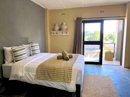 Comfort Double Room | Desk, laptop workspace, blackout drapes, free WiFi