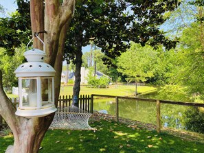 Property grounds - Charming 3-bedroom house in Mount Pleasant, 10 minutes to beach, 15 to downtown! (Mount Pleasant)