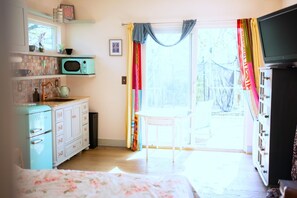 1 bedroom, desk, WiFi, bed sheets - Studio SXSW Love Eastside ATX (Austin)
