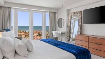 4 bedrooms, desk, iron/ironing board, WiFi