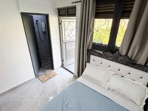 1 bedroom, iron/ironing board, WiFi, bed sheets - Economy Standard Room Entebbe with Nature View Balcony (Entebbe)