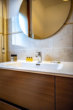 Dusche, Haartrockner, Seife