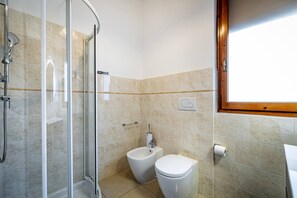 Doccia, asciugacapelli, sapone