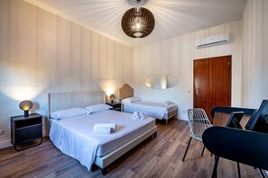 Unclassified image, 2 of 28, button - YiD bright with parking (Firenze)