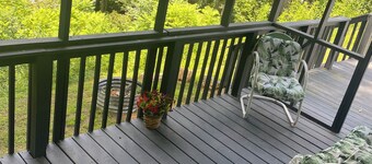 Morning SideView-Charming 2-bedroom mobile home with WiFi, AC in West Jefferson.