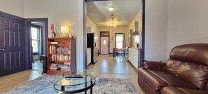 Unclassified image, 4 of 41, button - 2 King beds only 2 miles to DT and Riverwalk Private Home (San Antonio)