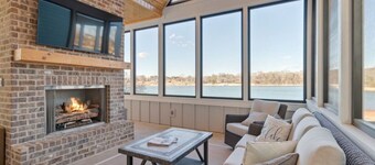 Barefoot Bliss w/Stunning Waterfront Lot & Pool